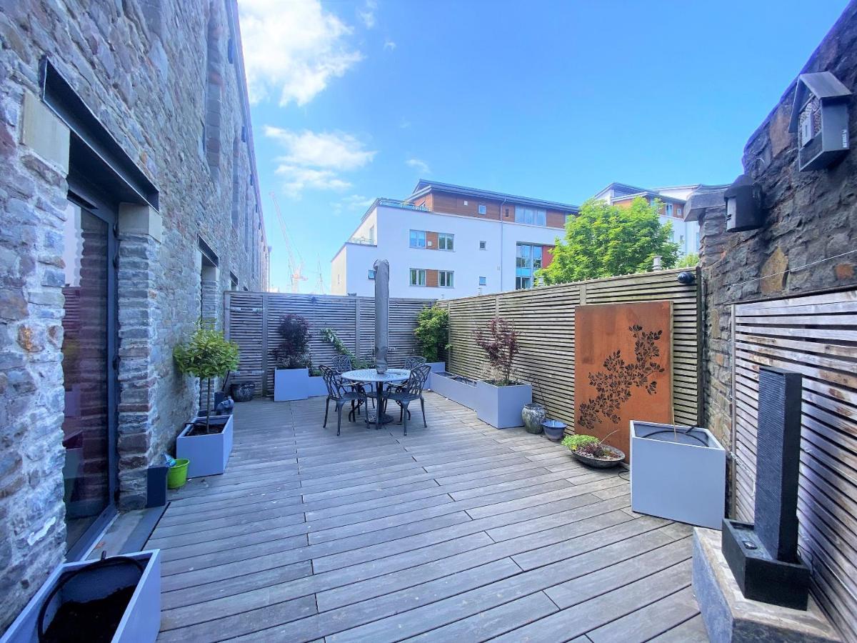 Sublime Waterfront Retreat With Private Terrace Apartamento Bristol Exterior foto