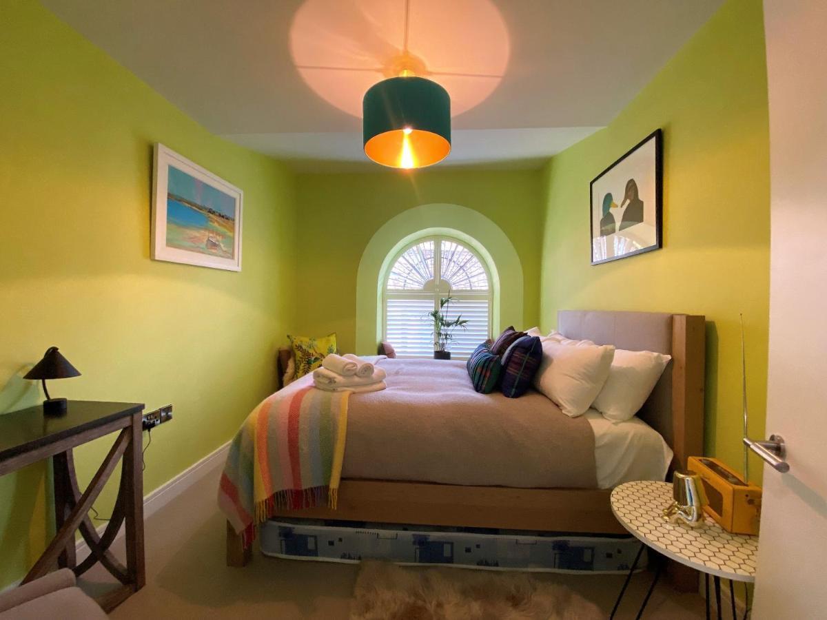 Sublime Waterfront Retreat With Private Terrace Apartamento Bristol Exterior foto